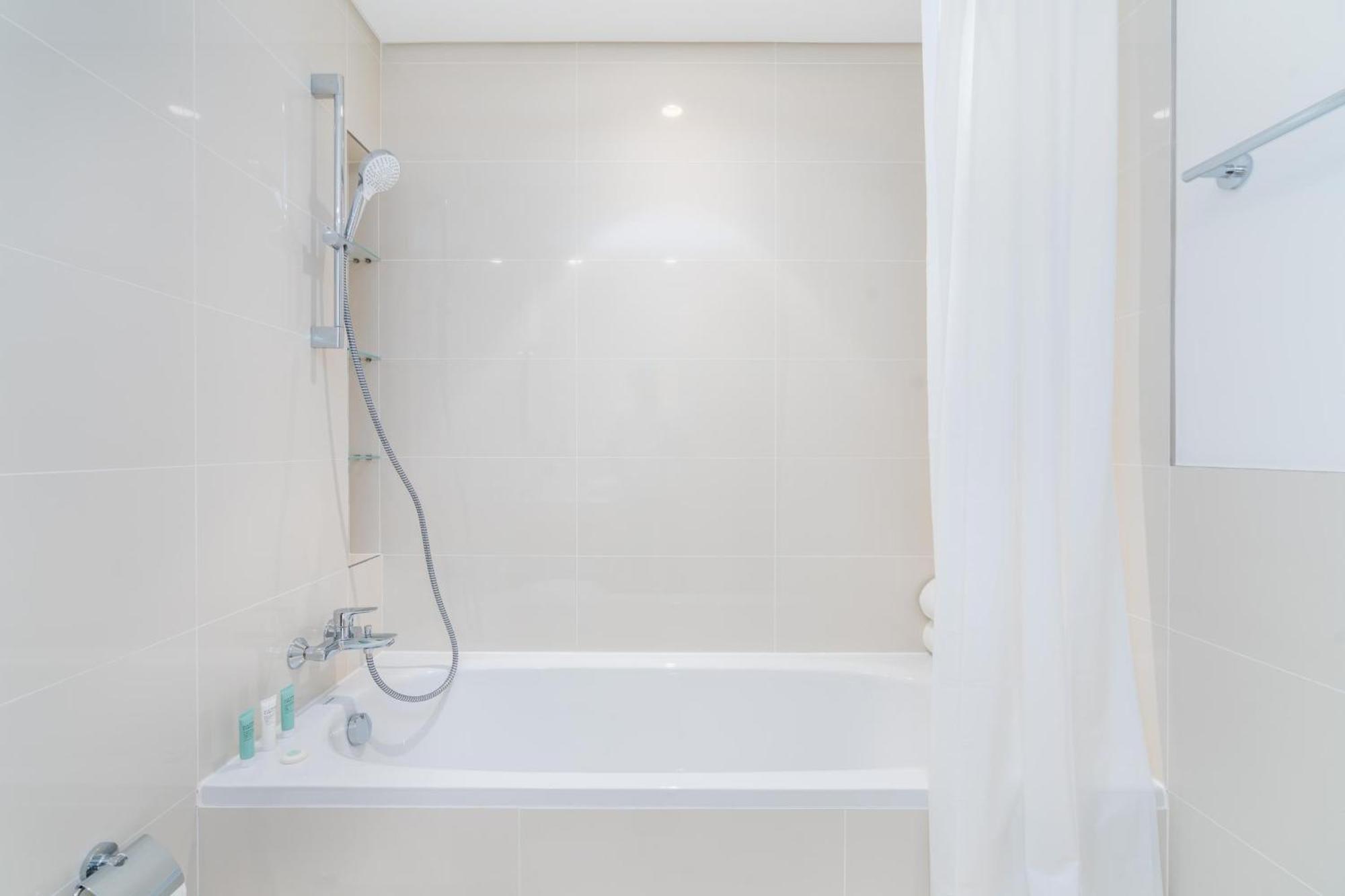 Isle 2br - Private & Sea View - Cityapartmentstay *